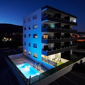 https://sore.hotels-in-trogir.com